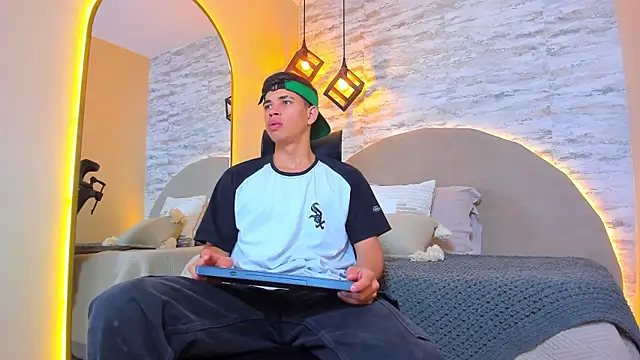 Snapshot of Benjamin_More chatting on November 20, 1:12 pm Benjamin More online show from November 20, 1:12 pm