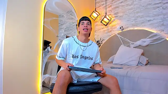 Snapshot of Benjamin_More chatting on October 28, 1:54 pm Benjamin More online show from October 28, 1:54 pm