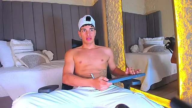 Snapshot of Benjamin_More chatting on December 1, 12:11 am Benjamin More online show from December 1, 12:11 am