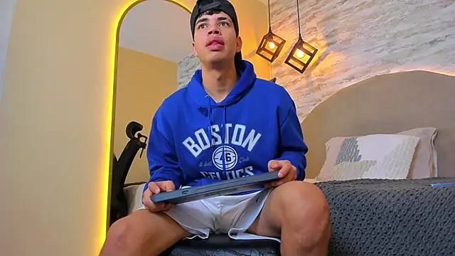 Snapshot of Benjamin_More chatting on November 3, 5:16 pm Benjamin More online show from November 3, 5:16 pm