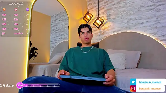 Snapshot of Benjamin_More chatting on October 6, 12:28 pm Benjamin More online show from October 6, 12:28 pm