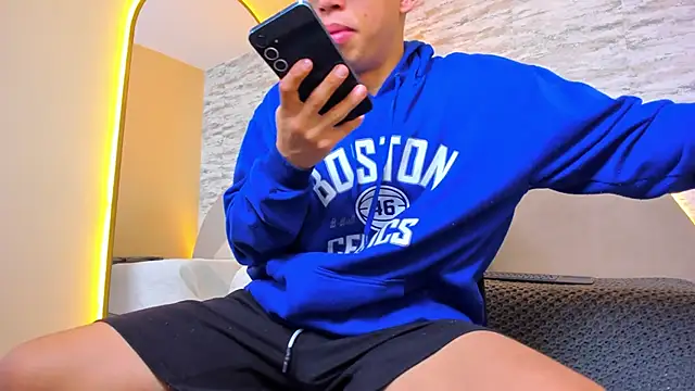 Snapshot of Benjamin_More chatting on November 5, 2:09 pm Benjamin More online show from November 5, 2:09 pm