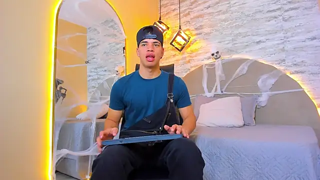 Snapshot of Benjamin_More chatting on October 25, 12:04 pm Benjamin More online show from October 25, 12:04 pm