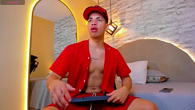 Snapshot of Benjamin_More chatting on October 14, 11:11 am Benjamin More online show from October 14, 11:11 am