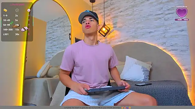 Snapshot of Benjamin_More chatting on November 12, 1:37 pm Benjamin More online show from November 12, 1:37 pm