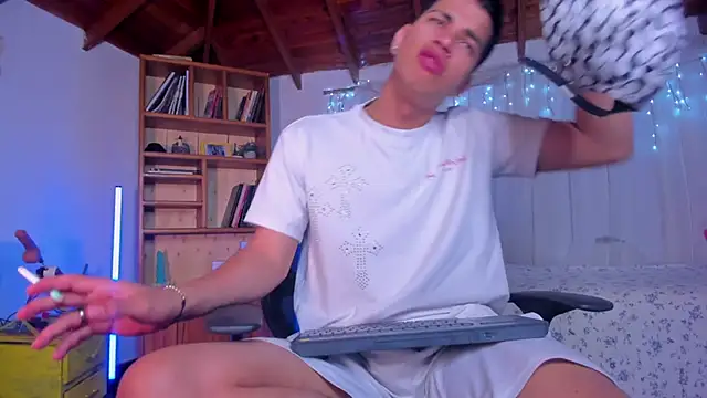 Benjamin More online show from February 2, 12:26 pm