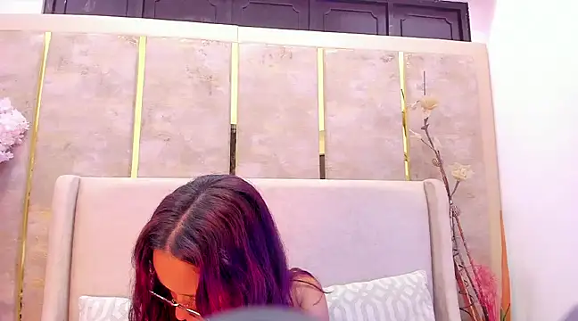 MelanieRoah online show from March 22, 1:54 am