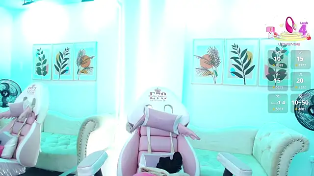 Ema louis  online show from April 7, 7:48 pm