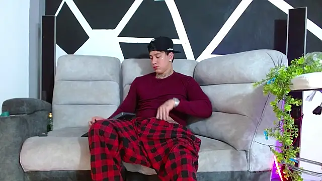 JUSTIN FULLER1 online show from November 17, 5:17 pm