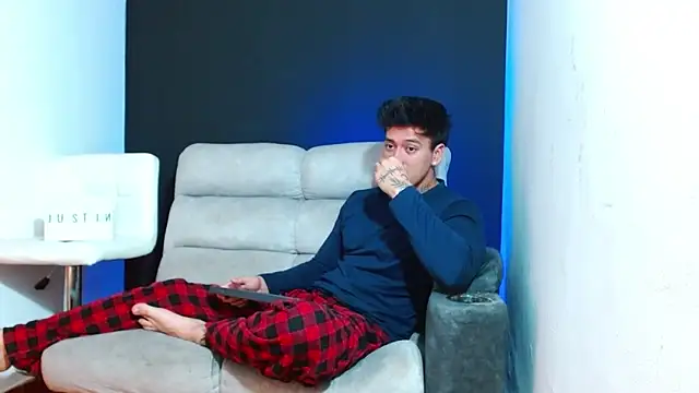 JUSTIN FULLER1 online show from February 17, 6:54 am