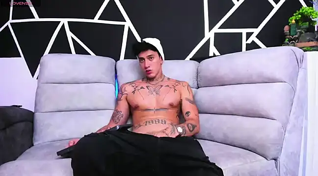 JUSTIN FULLER1 online show from February 22, 9:48 pm