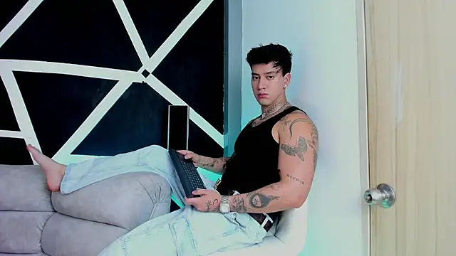 JUSTIN FULLER1 online show from November 1, 7:30 pm