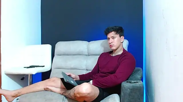 JUSTIN FULLER1 online show from April 4, 7:42 pm