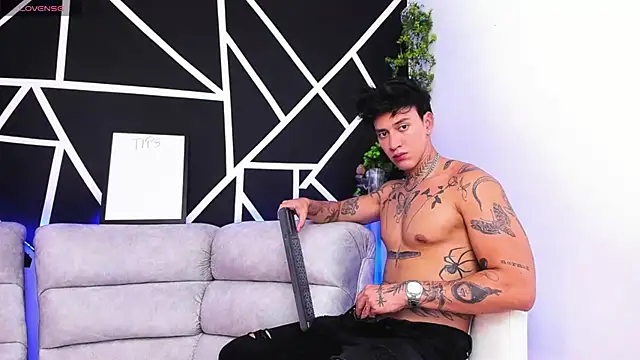 JUSTIN FULLER1 online show from February 26, 7:21 pm