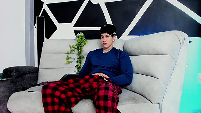 JUSTIN FULLER1 online show from October 25, 5:02 pm