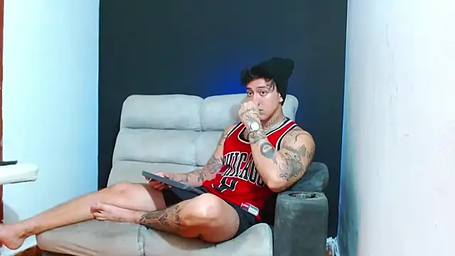 JUSTIN FULLER1 online show from July 25, 1:17 pm