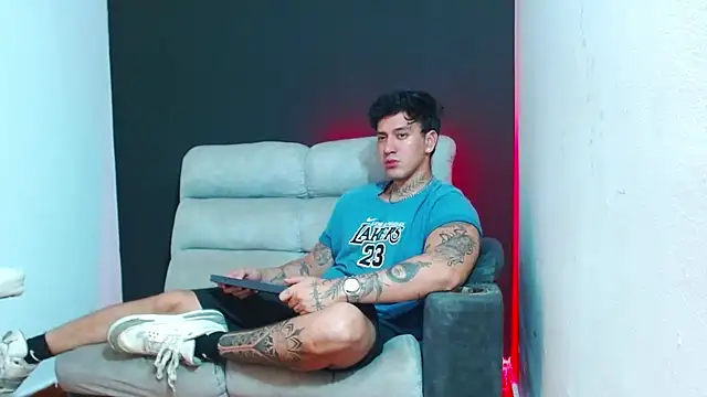 JUSTIN FULLER1 online show from June 26, 7:52 pm