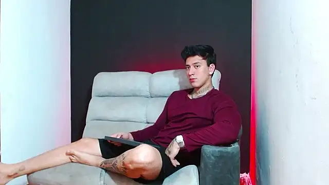 JUSTIN FULLER1 online show from February 9, 10:52 pm