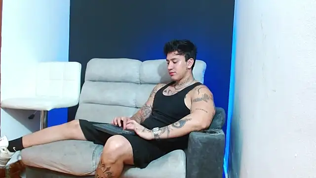 JUSTIN FULLER1 online show from March 25, 11:14 pm