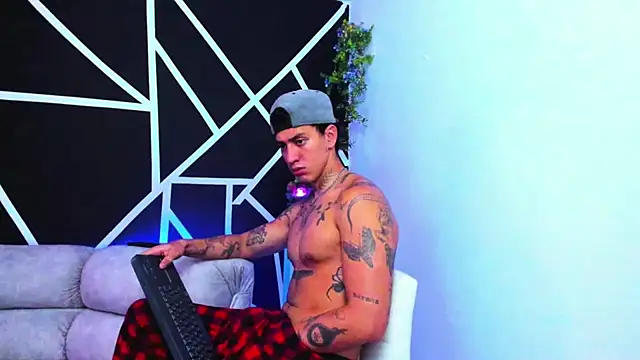 JUSTIN FULLER1 online show from February 9, 2:29 pm