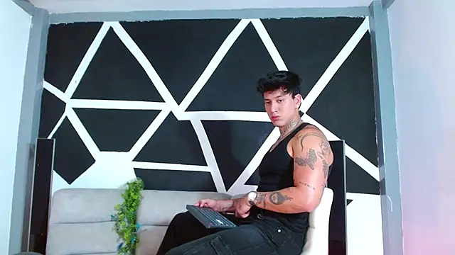 JUSTIN FULLER1 online show from November 26, 4:07 pm