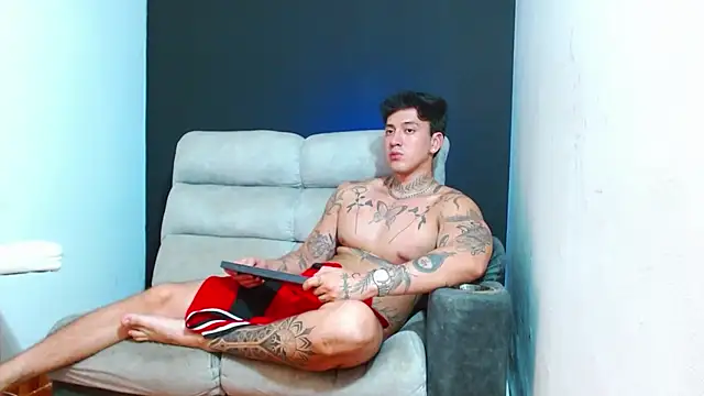 JUSTIN FULLER1 online show from July 28, 8:52 pm