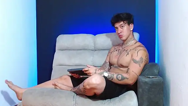 JUSTIN FULLER1 online show from December 20, 8:44 pm