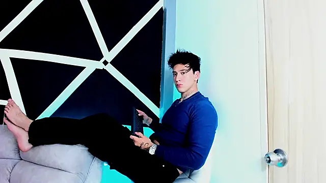 JUSTIN FULLER1 online show from September 19, 12:36 am