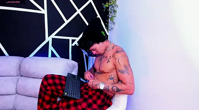 JUSTIN FULLER1 online show from February 15, 2:37 am