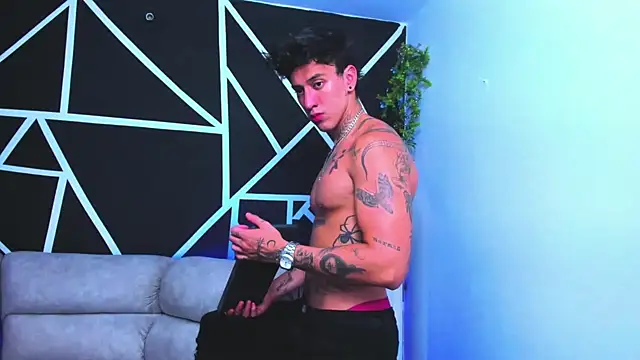 JUSTIN FULLER1 online show from February 9, 2:49 am