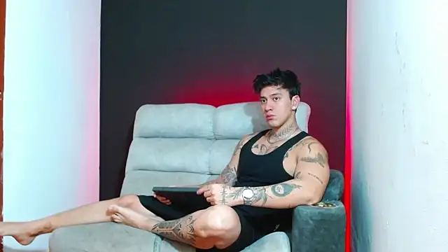 JUSTIN FULLER1 online show from February 8, 6:49 pm