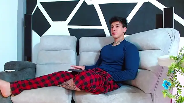 JUSTIN FULLER1 online show from November 29, 5:46 pm