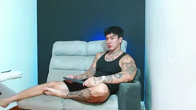 JUSTIN FULLER1 online show from July 1, 5:13 pm