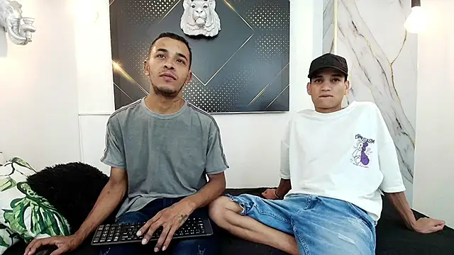 JordanAndAndrew online show from November 11, 8:25 pm