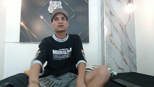 JordanAndAndrew online show from January 14, 8:23 pm