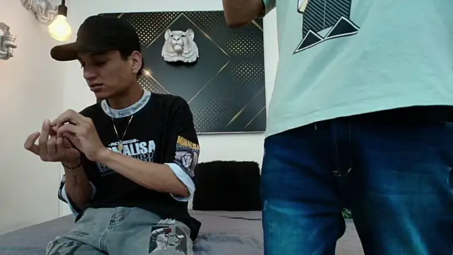 JordanAndAndrew online show from November 29, 8:31 pm