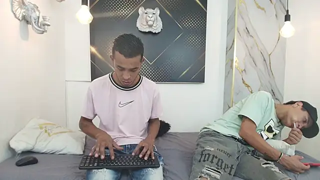 JordanAndAndrew online show from November 14, 8:12 pm