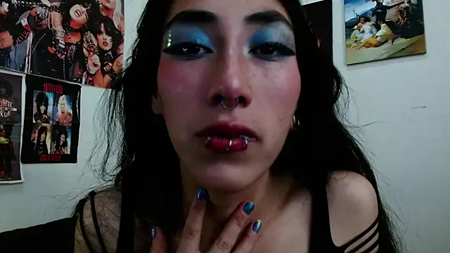 Snapshot of Asterothxznikki chatting on December 18, 12:07 pm Asterothxznikki online show from December 18, 12:07 pm