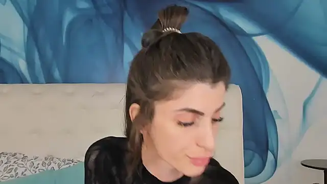 SkinnyDolly online show from November 19, 3:17 am