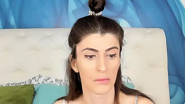 SkinnyDolly online show from November 3, 3:12 am