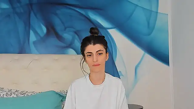 SkinnyDolly online show from April 6, 2:29 am