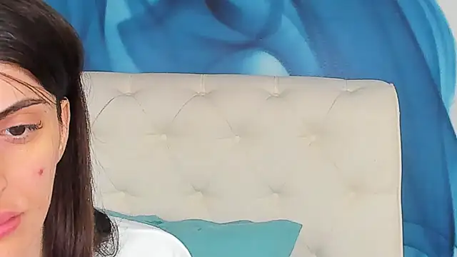 SkinnyDolly online show from May 11, 2:24 am
