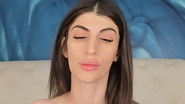 SkinnyDolly online show from November 15, 3:10 am