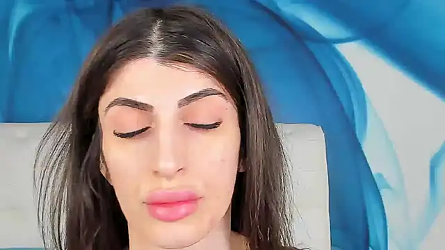 SkinnyDolly online show from March 27, 3:04 am