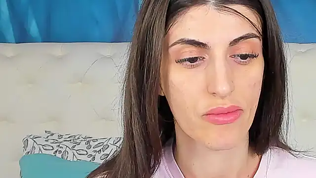 SkinnyDolly online show from April 17, 2:36 am