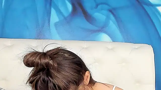 SkinnyDolly online show from February 23, 10:32 pm