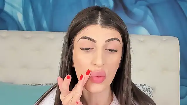 SkinnyDolly online show from January 12, 9:31 pm