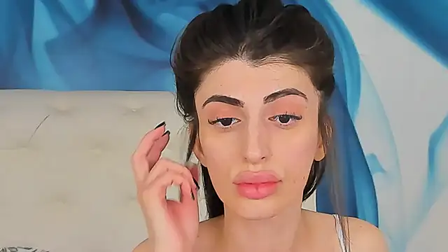 SkinnyDolly online show from March 13, 1:43 am