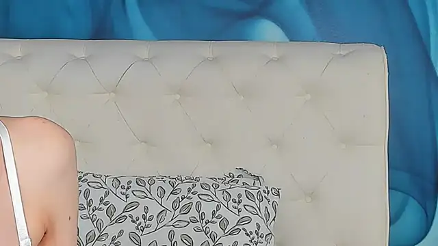 SkinnyDolly online show from May 16, 2:32 am