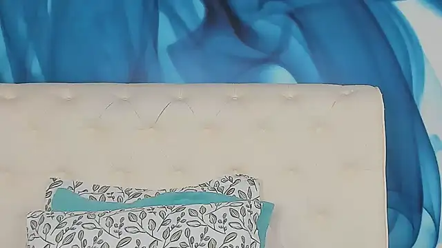 SkinnyDolly online show from April 8, 2:46 am